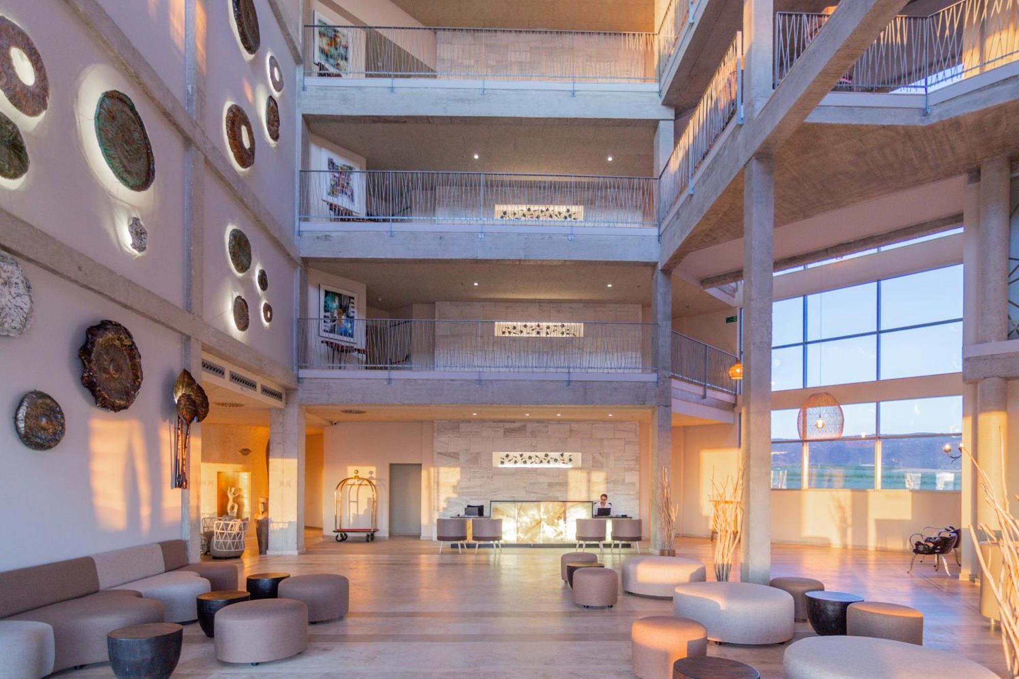Zahara Beach & Spa By Qhotels - Adults Recommended Захара-де-лос-Атунес Экстерьер фото The lobby of the hotel