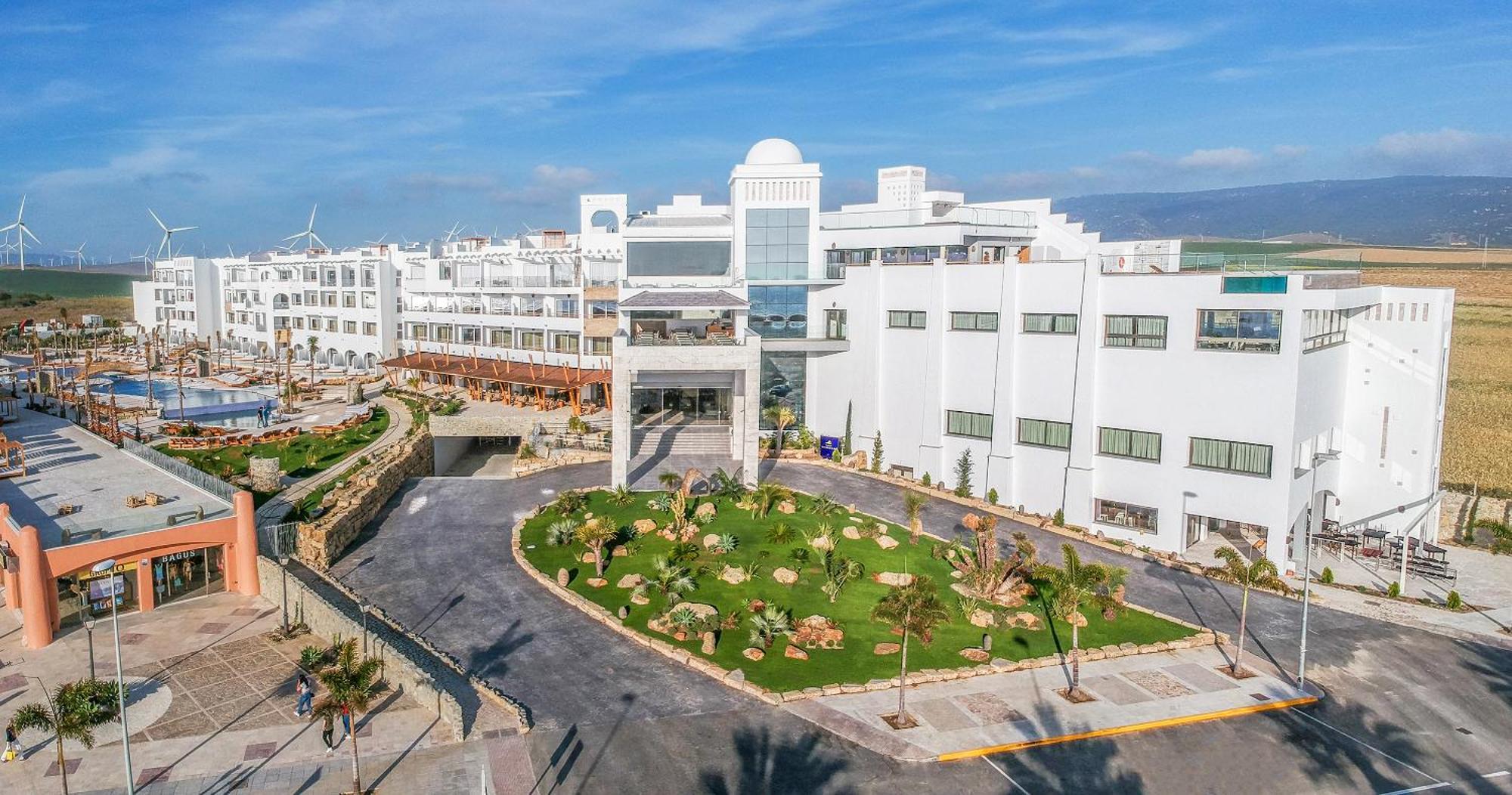 Zahara Beach & Spa By Qhotels - Adults Recommended Захара-де-лос-Атунес Экстерьер фото The main entrance of the hospital