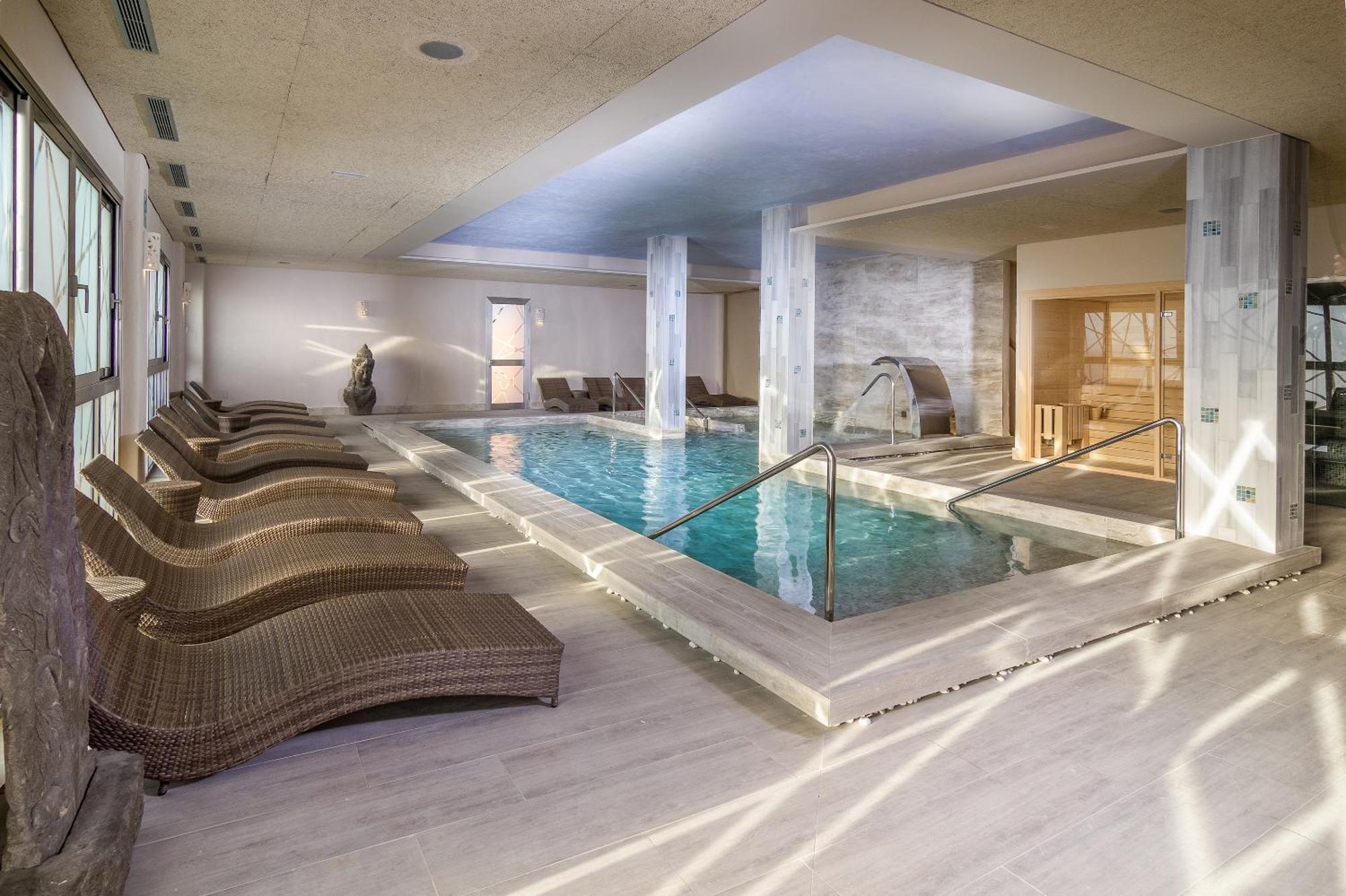 Zahara Beach & Spa By Qhotels - Adults Recommended Захара-де-лос-Атунес Экстерьер фото The spa at the Hotel
